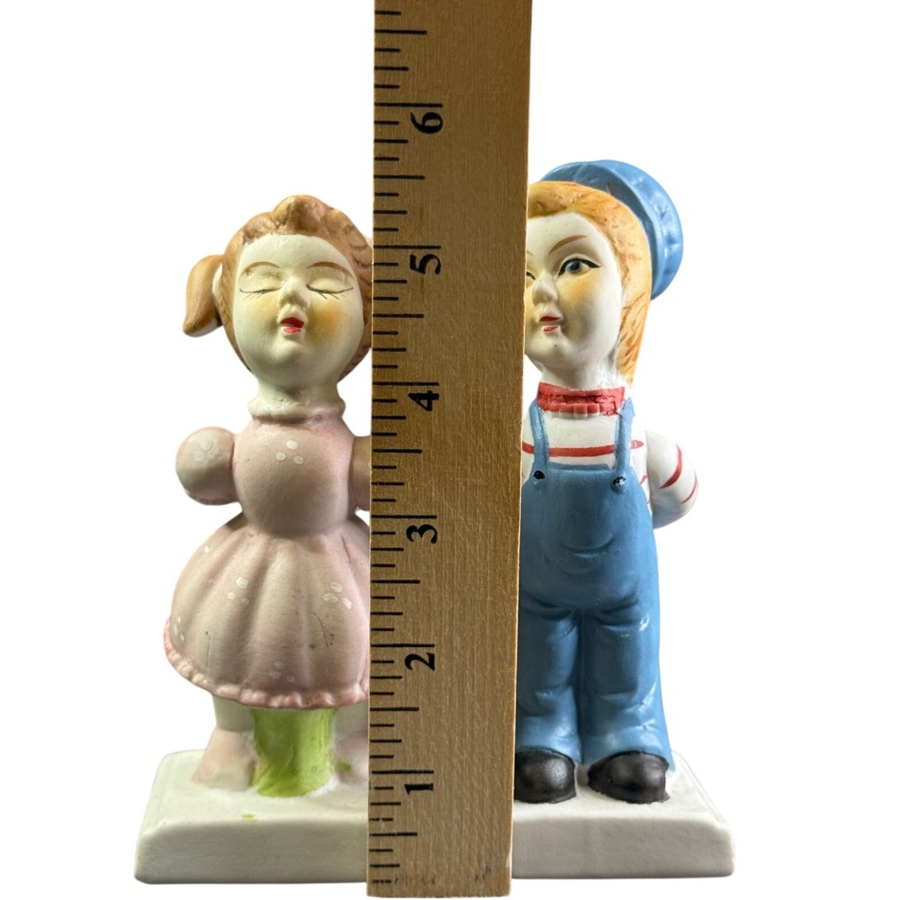 Vintage Ceramic Boy and Girl Figurines Kissing Couple‎ Mid-Century Kitsch Decor - Picture 11 of 13